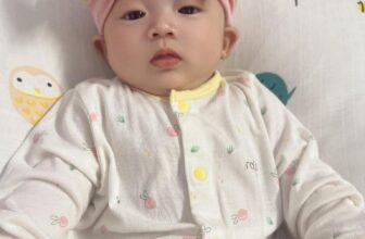 [???]  Min.A Kid – Mũ/Tuban Cho Bé Yêu  ?‍?❤️️?⭐️ Xinh xắn nhà tui lấy hết nét đẹp của mẹ e rùiii
#feedback
, shares-0✔️ , likes-2❤️️ , date-2024-12-26 23:49:32????????