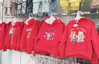 [🆕🇻🇳] Bắp Xinh Shop – Thời Trang Của Bé 🧑‍🧒❤️️👶⭐️ Áo nỉ đỏ lót nhung ấm áp cho bé trai và bé gái diện các dịp lễ hội thật nổi bật
Size cho bé từ 1-10 tuổi
Hàng bên em có sẵn ship liền ạ!
—————— , shares-0✔️ , likes-1❤️️ , date-2024-12-20 04:39:57🇻🇳🇻🇳🇻🇳📰🆕