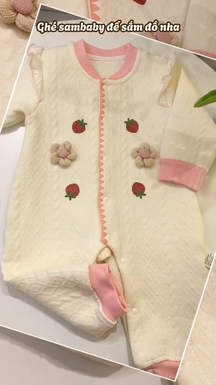 [🆕🇻🇳]  Made By Hằng – chuyên đồ len hanmade 🧑‍🧒❤️️👶⭐️ Body liền thân chất cotton trần bông,hoạ tiết dâu tây cưng xỉu 
 , shares-0✔️ , likes-3❤️️ , date-2025-01-15 20:52:45🇻🇳🇻🇳🇻🇳📰🆕