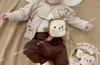 [🆕🇻🇳]  Béiu Store – Chuyên đồ mẹ và bé 🧑‍🧒❤️️👶⭐️ “Các cô các bác ko biết đeo lên người bé sẽ ntn thì nay con làm mẫu 1 lần cho các cô các bác xem nhé “ túi nhỏ nhỏ xinh xinh cho các ebe nhỏ đựng vừa tìn l , shares-0✔️ , likes-10❤️️ , date-2024-12-26 22:09:12🇻🇳🇻🇳🇻🇳📰🆕
