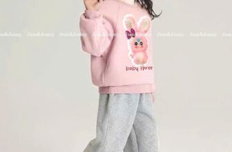 [🆕🇻🇳] Kiddie Kiddo – Thời trang trẻ em cao cấp 🧑‍🧒❤️️👶⭐️ Bạn BABY THREE đang là trend số 1 đó ạ. Hot đỉnh luôn. 1 set tiện dụng, mặc được nhiều lắm nha. Chất nỉ xịn sò, mềm mại, k bai nhão.
Size: 2/3Y đến 11/12Y  , shares-1✔️ , likes-4❤️️ , date-2024-12-28 04:31:19🇻🇳🇻🇳🇻🇳📰🆕