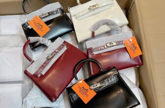 [🆕🇻🇳] Bảo Yến Store – CHUYÊN TÚI XÁCH XUẤT DƯ, SUPER VIP, SIÊU CẤP🛍️🛍️🛍️ 👕 Top1Fashion 👗  Bản hm bóng ạ c nào thích mẫu lạ lạ thì chốt lẹ ạ
, shares-0✔️ , likes-4❤️️ , date-2025-01-03 18:32:21🇻🇳🇻🇳🇻🇳📰🆕