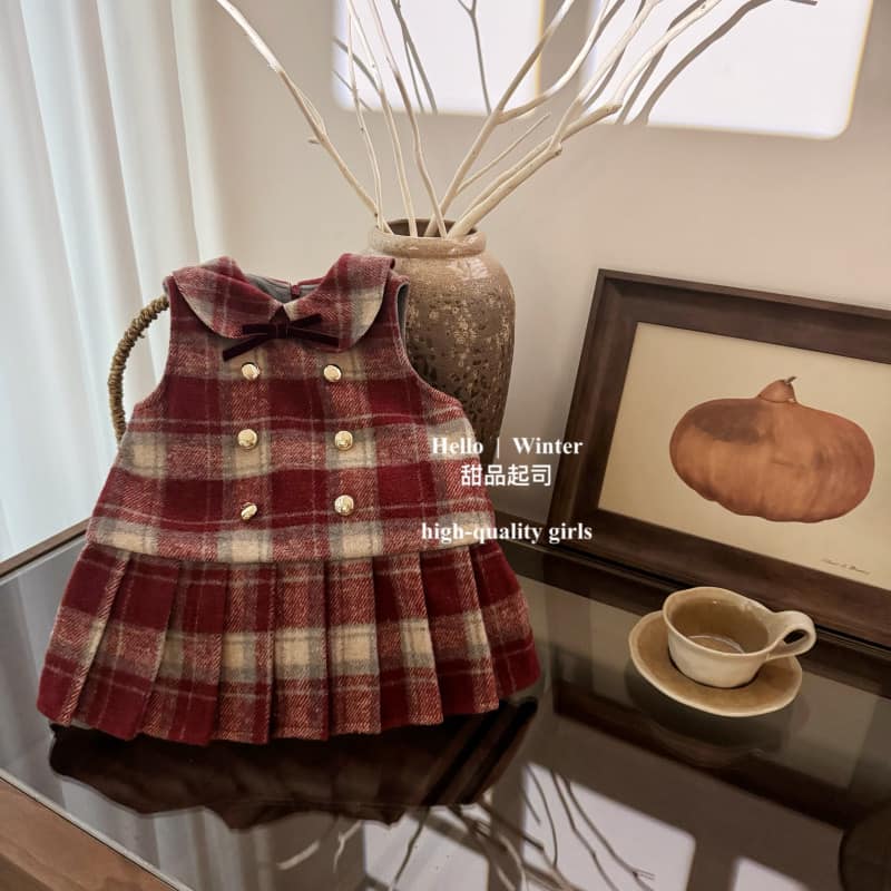 [🆕🇻🇳] Sukem House – Đồ trẻ em cao cấp – Chuyên sỉ, lẻ đồ trẻ em cao cấp 🧑‍🧒❤️️👶⭐️ Váy dạ kẻ siêu mềm lót nhung cực ấm, màu kẻ đỏ tây lắm các mẹ ạ, có áo len trắng mặc bên trong nữa nha!
Sẵn sz 80-130
______________________
Contact Us:
, shares-0✔️ , likes-5❤️️ , date-2024-12-30 17:50:05🇻🇳🇻🇳🇻🇳📰🆕