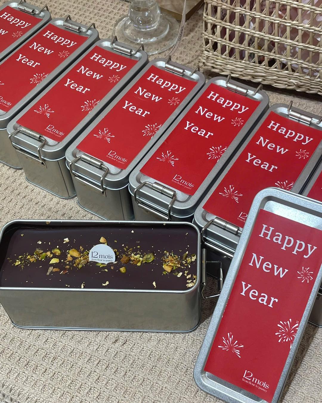 [☕️🇻🇳] 12 mois pâtisserie  🥤 Top1Coffee ☕️ Ngập tràn sắc đỏ đón năm mới, các mẫu bánh được mang giao diện ấm áp rất hợp làm quà tặng cũng như món tráng miệng trong các bữa , shares-0✔️ , likes-1❤️️ , date-2024-12-31 22:59:23🇻🇳🇻🇳🇻🇳📰🆕