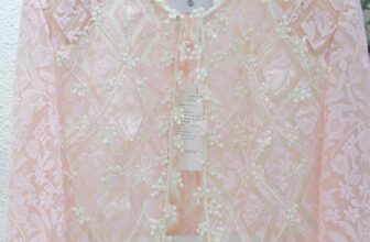 [🆕🇻🇳] Amy Store – nhãn hiệu thời trang thiết kế cao cấp, trẻ trung, hiện đại, nữ tính và thanh lịch 👕 Top1Fashion 👗  Nhẹ nhàng, thanh thoát nhưng vẫn mang trong mình sức cuốn hút rất riêng. Từng lớp ren thêu tỉ mỉ, từng đường nét thanh thoát, tất cả hòa quyện để tôn lên N , shares-3✔️ , likes-139❤️️ , date-2024-12-31 16:00:14🇻🇳🇻🇳🇻🇳📰🆕