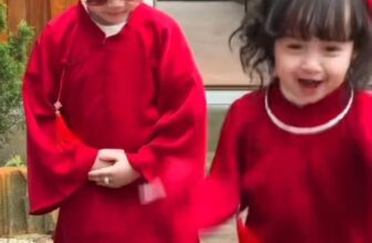 [🆕🇻🇳]  Bơ Hí – Thương hiệu thời trang thiết kế cao cấp dành cho mẹ và bé đẹp 🧑‍🧒❤️️👶⭐️  𝐀́𝐨 𝐝𝐚̀𝐢 đ𝐨̉ 𝐱𝐢𝐧𝐡 𝐧𝐡𝐚̀ 𝐁𝐨̛
, shares-0✔️ , likes-2❤️️ , date-2025-01-02 05:17:34🇻🇳🇻🇳🇻🇳📰🆕