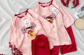 [???]  Miley Shop – chuyên hàng order QC loại 1-Hàng xuất dư, cover cho pé  ?‍?❤️️?⭐️ Em lên thêm mẫu áo dài đáng iuuu cho bé
Mẫu áo dài chibi dơn giản mà siêu xinhMom ghé mua trực tiếp tại 186/6 Đường số 1, Phường 16, Gò Vấp
Shopee: sh , shares-1✔️ , likes-5❤️️ , date-2024-12-29 18:42:37????????