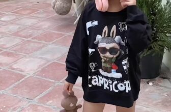 [🆕🇻🇳] Giang Kids- thời trang cao cấp cho bé 🧑‍🧒❤️️👶⭐️ Gòi tới công chuyện!!!!
Labubu siêu xinh! Mua áo tặng labubu bông cài áo!!!Nỉ ép Hàn dày dặn đanh lì bao giặt tay giặt máy!!!!
Sz 90-160( 10-50kg)
SẴN  , shares-0✔️ , likes-0❤️️ , date-2025-01-03 00:03:28🇻🇳🇻🇳🇻🇳📰🆕