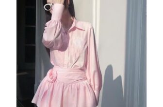 [🆕🇻🇳] Ngân – Chuyên sỉ hàng VNXK – KHO SỈ HÀNG VNXK SẴN TẬN XƯỞNG 👕 Top1Fashion 👗  SET SƠ MI HỒNG XẾP + CHÂN VÁY ĐÍNH HOA
Size S M
Lẻ #260k
•••••••••••••••••♡•••••••••••••••••
Tuyển sỉ từ 5sp
Join group sỉ:#thoitrangnu #chuyensi #xuhuo , shares-0✔️ , likes-0❤️️ , date-2025-01-03 04:57:07🇻🇳🇻🇳🇻🇳📰🆕