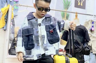 [🆕🇻🇳] Shop ZUKA Thời Trang Trẻ Em Cao Cấp 😎❤️️⭐️ Áo khoát vậy chất chưa ạ
Sz 25kg đến 38kg
Sẵn shop rồi ạ
, shares-2✔️ , likes-5❤️️ , date-2024-12-31 17:11:44🇻🇳🇻🇳🇻🇳📰🆕