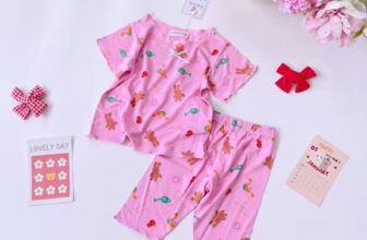[🆕🇻🇳]  Thóc Kids – Thời trang trẻ em – Chuyên sỉ lẻ quần áo xuất dư, made in VN cho trẻ 🧑‍🧒❤️️👶⭐️ Bộ bé gái siêu xinh
Vải thun lạnh mềm, nhẹ, mát
Hoạt tiết dễ thương
Thấm hút mồ hôi tốt
Không gião k xù kể cả khi giặt máySize 80-120 (8-20kg)
, shares-0✔️ , likes-0❤️️ , date-2024-12-31 17:01:32🇻🇳🇻🇳🇻🇳📰🆕