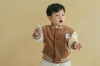 [🆕🇻🇳] EMBES là thương hiệu thời trang “Việt made” chất lượng cao dành cho trẻ em 🧑‍🧒❤️️👶⭐️ 𝐀́𝐨 𝐤𝐡𝐨𝐚́𝐜 𝐛𝐨𝐦𝐛𝐞𝐫 𝐚̂́𝐦 𝐚́𝐩, 𝐩𝐡𝐨𝐧𝐠 𝐜𝐚́𝐜𝐡 𝐜𝐡𝐨 𝐛𝐞́
Tại sao nên chọn áo khoác bomber nhà Embes cho bé?– Giữ ấm hiệu quả: Áo khoác bomber giúp bảo vệ bé khỏi  , shares-2✔️ , likes-9❤️️ , date-2025-01-03 17:52:07🇻🇳🇻🇳🇻🇳📰🆕