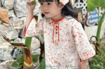 [🆕🇻🇳] KAKUMMI là thương hiệu VN hàng đầu thiết kế & sản xuất áo thời trang cho bé 😎❤️️⭐️ Áo dài hoa nhí xinh xinhThông tin sản phẩm: Áo dài bé gái  Yên Chi Tết 2025 Kakummi AD472
– Chất liệu:
+ Áo: Vải nhung
+ Quần: Vải nhung
– Size: 70-16 , shares-1✔️ , likes-3❤️️ , date-2025-01-03 20:00:14🇻🇳🇻🇳🇻🇳📰🆕