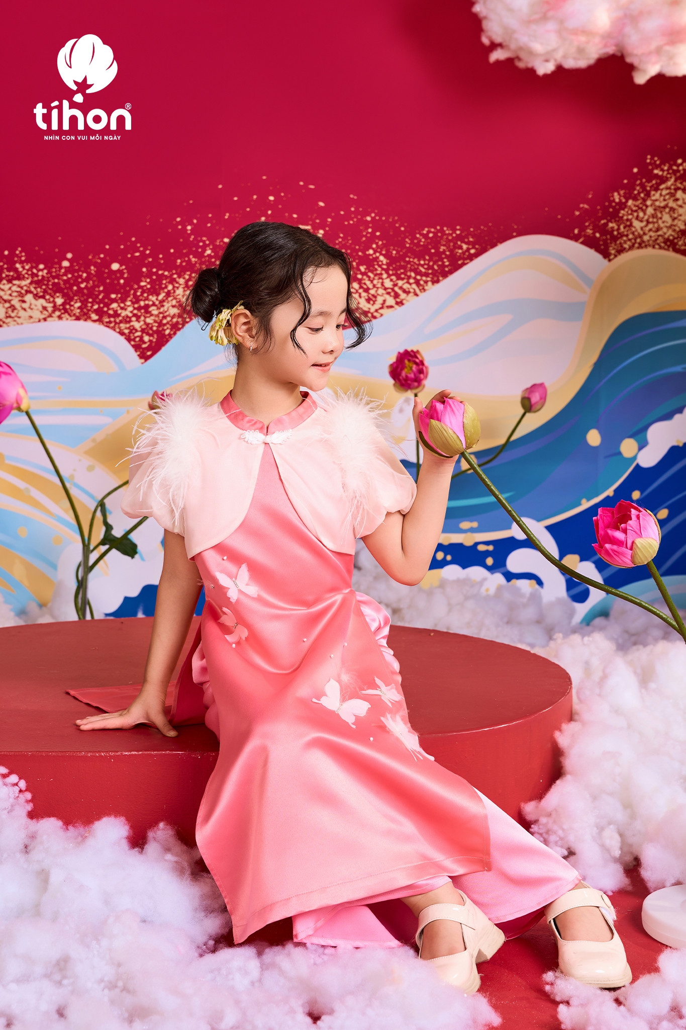 [🆕🇻🇳] Tí Hon là thương hiệu thời trang trẻ em cao cấp 😎❤️️⭐️  𝐓𝐨̉𝐚 𝐬𝐚́𝐧𝐠 𝐦𝐮̀𝐚 𝐓𝐞̂́𝐭 𝐯𝐨̛́𝐢 𝐚́𝐨 𝐝𝐚̀𝐢 𝐓𝐢𝐡𝐨𝐧 

Mỗi bộ áo dài Tihon không chỉ là một trang phục, mà là một câu chuyện văn hóa, một món quà tinh thần chứa đựn , shares-0✔️ , likes-7❤️️ , date-2025-01-01 17:00:25🇻🇳🇻🇳🇻🇳📰🆕