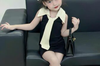 [🆕🇻🇳]  GẠO BABY STORE – Chuyên Hàng VNXK Thiết Kế Cao Cấp Cho Mẹ Và Bé 😎❤️️⭐️  Sét váy cổ trụ cavat về shop l3 cho bé siu chếch chi lun ạ
Chất liệu mềm mịn, Thiết kế cổ trụ khoét nách.váy xinh dã man. E này không được bỏ qua nha c , shares-0✔️ , likes-2❤️️ , date-2025-01-04 21:00:00🇻🇳🇻🇳🇻🇳📰🆕