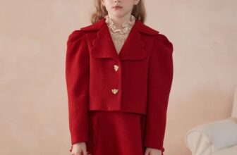 [🆕🇻🇳]  MMKID aims to bring kids the most high fashionable and high quality party design 🧑‍🧒❤️️👶⭐️ Jacket mix skirts for Little GirlsVới chất liệu dạ nhập khẩu cao cấp, màu sắc đỏ thời thượng nổi bật, Set Vest mix chân váy cho bé là sự lựa chọn tuyệt v , shares-0✔️ , likes-0❤️️ , date-2025-01-03 19:07:56🇻🇳🇻🇳🇻🇳📰🆕