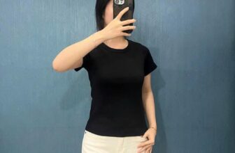 [🆕🇻🇳] ViS Store 👕 Top1Fashion 👗  CH4MP/0N T SHIRT
☞Giá: 115kÁo thun form crop lửng xinh xắn, hình thêu nhẹ nhàng tinh tế, bảng 5 màu cơ bản để các chị lựa chọn. Chất thun cotton g â n mề , shares-1✔️ , likes-2❤️️ , date-2025-01-02 15:59:56🇻🇳🇻🇳🇻🇳📰🆕