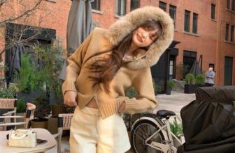 [???] Hà Anh Clothingg  ? Top1Fashion ?  Khoác len cổ lông hàng QCCC em về 3 màu sịn xò , chất len dày dặn đanh mềmFreesizeP550
, shares-0✔️ , likes-1❤️️ , date-2025-01-03 15:13:08????????