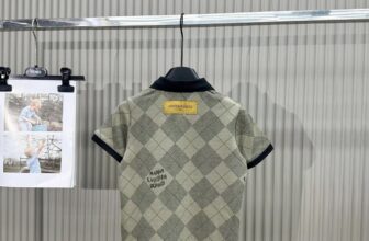 [🆕🇻🇳] Bum Kids – Cửa hàng quần áo cho bé 🧑‍🧒❤️️👶⭐️ Màu rêu mới của nhà Lệ Vy• Polo L kẻ ô vải dệt siêu xịn cho bé , mẫu new mới vềsize 100-160 ( 13kg – 42kg )BUM KIDS – CỬA HÀNG QUẦN ÁO CHO , shares-0✔️ , likes-4❤️️ , date-2025-01-03 17:52:06🇻🇳🇻🇳🇻🇳📰🆕