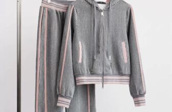 [🆕🇻🇳] Khả Ngân Sport – Chuyên Đồ Tập Thiết Kế Cao Cấp 🧘 Top1Yoga 🧘 Em ngân về thêm set nỉ cho chị em diện tết ! Cứ gọi là sang chảnh lắm ah !
Chất mềm rủ siêu sang !
, shares-1✔️ , likes-7❤️️ , date-2025-01-02 17:36:26🇻🇳🇻🇳🇻🇳📰🆕