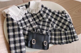 [🆕🇻🇳]  Baby Sweet – Chuyên quần áo trẻ em tqxk, little maven, jumping meters , malwee … và phụ kiện trẻ em 🧑‍🧒❤️️👶⭐️ Shop sẵn 1 set kẻ chất dạ diện Tết
Size 100 : 13-15kg
Sale #275k
, shares-0✔️ , likes-1❤️️ , date-2025-01-01 05:05:02🇻🇳🇻🇳🇻🇳📰🆕