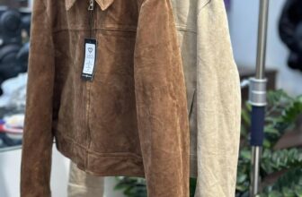 [???] TUẤN TÚ – Hàng Hiệu Xuất Khẩu ? Top1Fashion ?  Có tí Hàng độc Hiệu hàn mời chị em date mới tinh chất liệu da lộn vừa mới on web còn nóng hổi luôn đó ạ
ꜱɪꜱᴛɪɴᴀ 스웨이드 집업 자켓
size : 55 66 77
, shares-0✔️ , likes-20❤️️ , date-2025-01-05 19:47:33????????