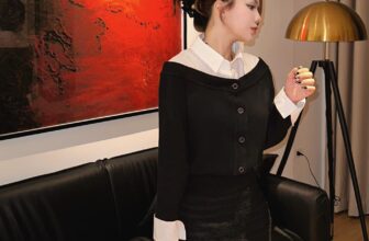 [???] Ha Le Nguyen – Authentic ? Top1Fashion ?  Chiếc áo dù có đợi siêu siêu lâu mà ko khách nào cancel đơn đó ạ.  Giờ có đặt cũng phải ra tết ms có mất . Chưa order quả nào lâu như e áo này lun íÁo l , shares-0✔️ , likes-42❤️️ , date-2025-01-05 03:22:25????????