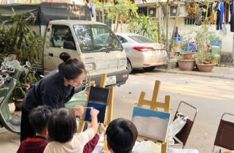 [☕️🇻🇳] Cà Phê Không 🥤 Top1Coffee ☕️  Một buổi chiều yên bình cùng các bạn nhỏ.
Hôm nay trời đẹp, chúng mình ra ngoài phơi nắng nha#artworkshop #artclass #lopvec , shares-0✔️ , likes-8❤️️ , date-2025-01-05 01:52:04🇻🇳🇻🇳🇻🇳📰🆕