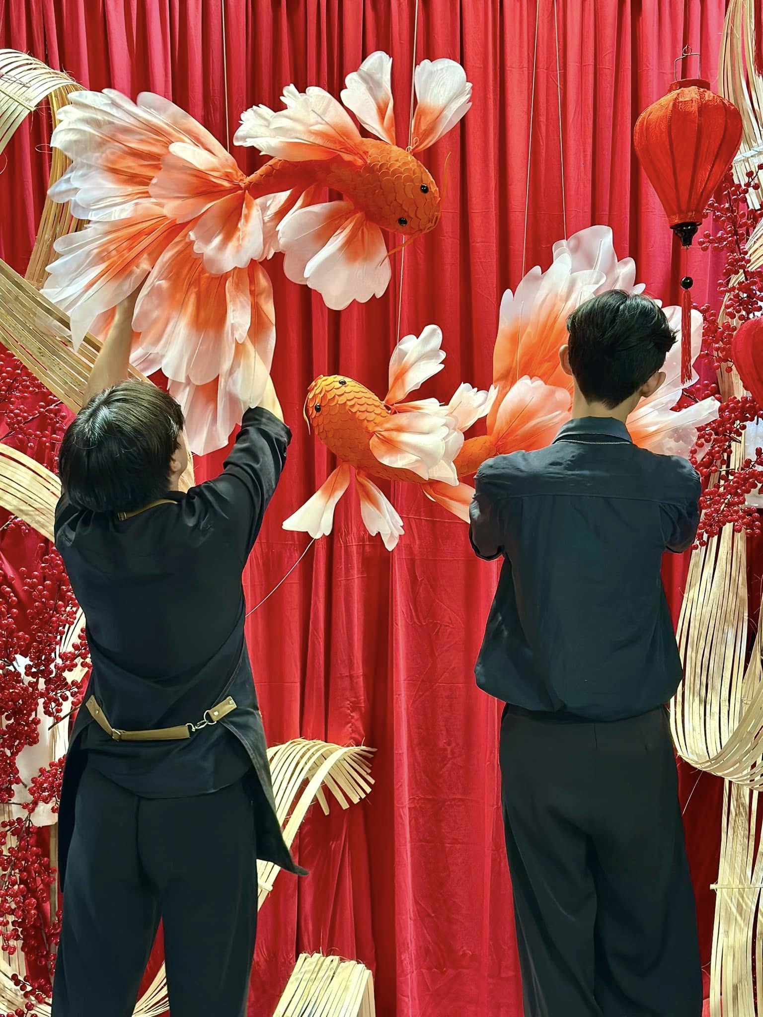 [☕️🇻🇳] Hemo Coffee – Bến Tre 🥤 Top1Coffee ☕️ Nhân viên nhà mình chu đáo chuẩn bị “nhà cửa” để bạn đến đón Tết nèCó ghé qua cho Hemo xin vài tấm ảnh dễ thương của bạn để  , shares-0✔️ , likes-23❤️️ , date-2025-01-07 00:42:19🇻🇳🇻🇳🇻🇳📰🆕