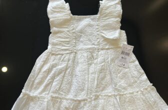 [???]  Tủ mẹ Kate – Shop quần áo trẻ em chuẩn Authentic  ?‍?❤️️?⭐️ Vùng nóng diện Tết thì ngắm ngay chiếc váy này nhé ạ. Bên ngoài nhìn sang, xinh lắm ạ. Ảnh chỉ mang tính tham khảo thôi, chứ shop u mê chiếc váy này nhiều  , shares-0✔️ , likes-0❤️️ , date-2025-01-08 00:15:24????????