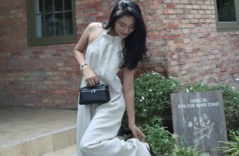 [🆕🇻🇳] OnmeLocal – 𝐒𝐨𝐦𝐞𝐭𝐡𝐢𝐧𝐠 𝐀𝐛𝐨𝐮𝐭 𝐋𝐢𝐧𝐞𝐧 𝐁𝐲 𝐎𝐍𝐌𝐄 – 𝐃𝐞𝐬𝐢𝐠𝐧 𝐈𝐧 𝐁𝐢𝐧𝐡 𝐃𝐮𝐨𝐧𝐠,𝐕𝐢𝐞𝐭𝐧𝐚𝐦 👕 Top1Fashion 👗  ᴘʀᴇ-ᴏʀᴅᴇʀ ʟɪᴍɪᴛᴇᴅ ɪᴛᴇᴍDung nhan nhã nhặn trong thiết kế jumpsuit của ONME. Phức hợp cổ yếm, dáng dài kết hợp với lưng trần trở thành công thức kinh điển  , shares-3✔️ , likes-21❤️️ , date-2025-01-07 06:18:57🇻🇳🇻🇳🇻🇳📰🆕