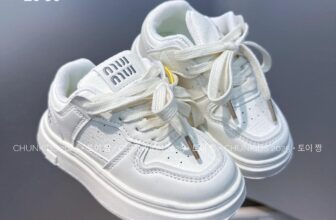 [🆕🇻🇳]  CHUNKids.vn – (Chun Kids )-Cửa hàng quần áo sơ sinh & trẻ em 🧑‍🧒❤️️👶⭐️ Một mã giầy đỉnh nóc cho dịp Tết này ah
Fullsize 26->36
Chấm (•) inbox để mẹ Chun tư vấn chi tiết hơn nhé!
__________________________________
#CHUNKids #C , shares-1✔️ , likes-16❤️️ , date-2025-01-09 16:37:34🇻🇳🇻🇳🇻🇳📰🆕