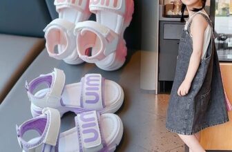 [🆕🇻🇳] Nữ Huỳnh Kids-437 Hoàng Diệu – Thời Trang Trẻ Em 🧑‍🧒❤️️👶⭐️ Dép quai hậu bé gái tiểu trung học 6 – 15 tuổi  đi học dạo phố năng động cá tínhChất liệu da PU Cao Cấp,​được khâu tỉ mỉ từng đường kim mũi chỉ
Đế đúc  , shares-0✔️ , likes-0❤️️ , date-2025-01-05 17:37:42🇻🇳🇻🇳🇻🇳📰🆕