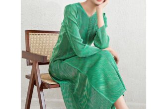 [🆕🇻🇳] 55kg.Linh – Quần áo ( Thương hiệu ) 👕 Top1Fashion 👗  𝗘𝗠 𝗖𝗛𝗔̀𝗢 𝗧𝗘̂́𝗧Một chút thanh lịch hiện đại  trên nền vải dập ly ánh kim dày dặn, mang đến bề mặt vải mềm mịn và phản chiếu ánh sáng nhè nhẹ, tinh tế. Th , shares-0✔️ , likes-2❤️️ , date-2025-01-08 16:17:29🇻🇳🇻🇳🇻🇳📰🆕