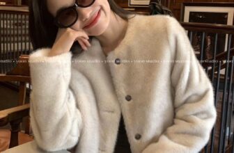 [🆕🇻🇳] Yoon Studio – Cửa hàng quần áo 👕 Top1Fashion 👗  Blazer lông cổ tròn – Item xứng đáng xuất hiện trong tủ đồ Tết của mọi quý cô thanh lịchHoàn thiện outfit mùa lễ hội đầu năm 2025 với thiết kế thời thượ , shares-0✔️ , likes-4❤️️ , date-2025-01-07 23:07:30🇻🇳🇻🇳🇻🇳📰🆕