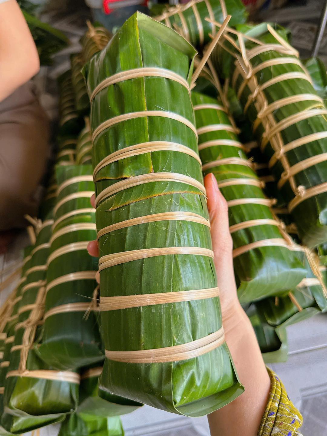 [🆕🇻🇳] Nậm Lọc ĐÚNG HUẾ tại HCM – Thương hiệu Huế đem lại hương vị đúng Huế cho quý khách xa Huế 🍔 Top1Food  🍜 Bánh Tết 
 Đợt này bếp nhập Bánh tét- Bánh chưng đặc biệt chuẩn làng Chuồn Huế tầm 1,3-1,4kg để phục vụ khách. Cả nhà dùng gì oder sớm ủng hộ bếp nhé. Vì h , shares-0✔️ , likes-2❤️️ , date-2025-01-11 00:53:48🇻🇳🇻🇳🇻🇳📰🆕