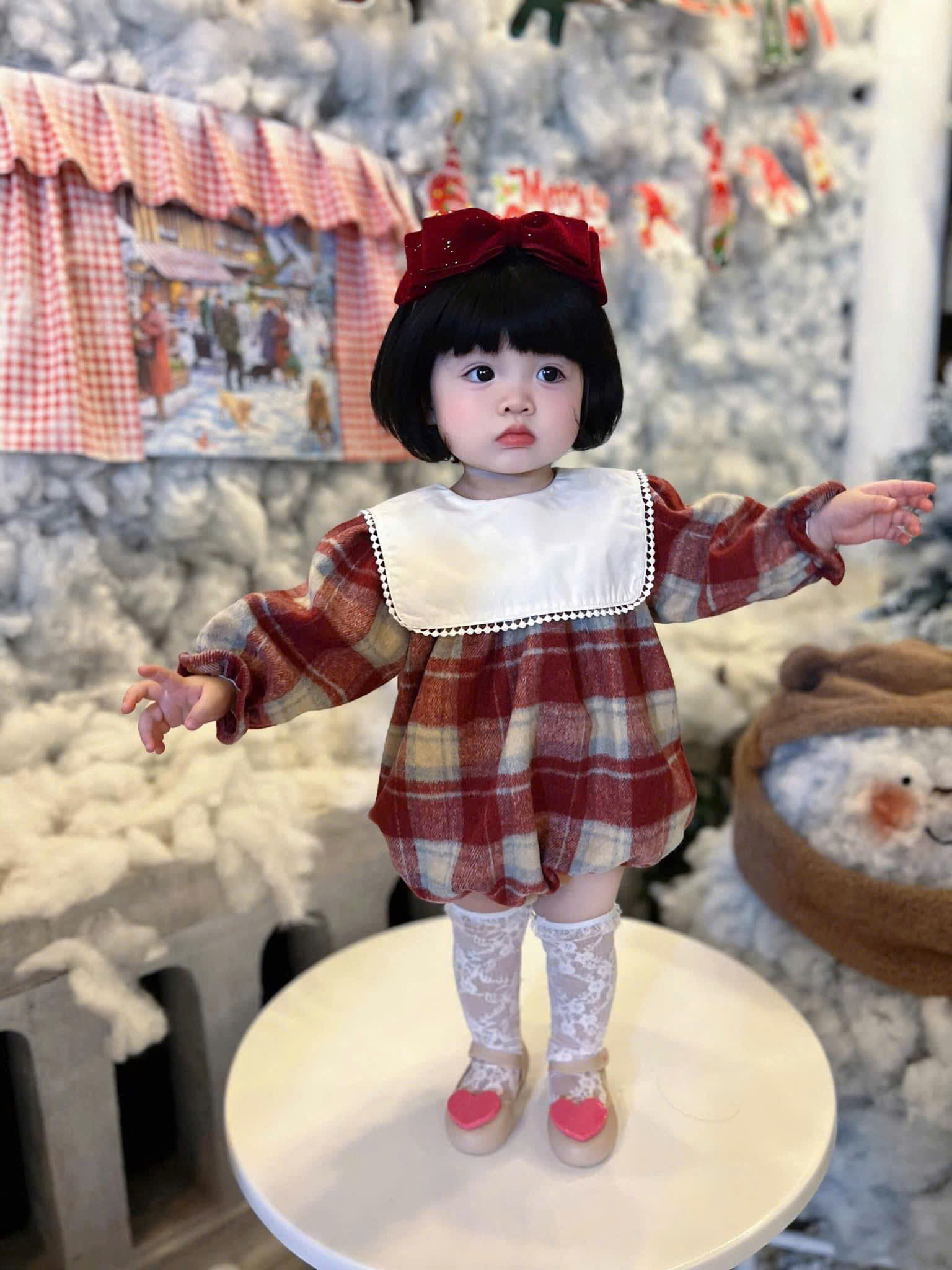 [🆕🇻🇳]  Babi Shop-Đồ thiết kế cho công chúa nhỏ của Mẹ! 🧑‍🧒❤️️👶⭐️ Bodysuit vải nỉ ấm áp dài tay caro đỏ (không kèm nơ)
Chất liệu: Vải nỉ mềm ấm áp
Size: sơ sinh-12kg
——————————————
Shopee:
Ship COD toàn quốc – Kiể , shares-0✔️ , likes-0❤️️ , date-2025-01-08 16:45:04🇻🇳🇻🇳🇻🇳📰🆕