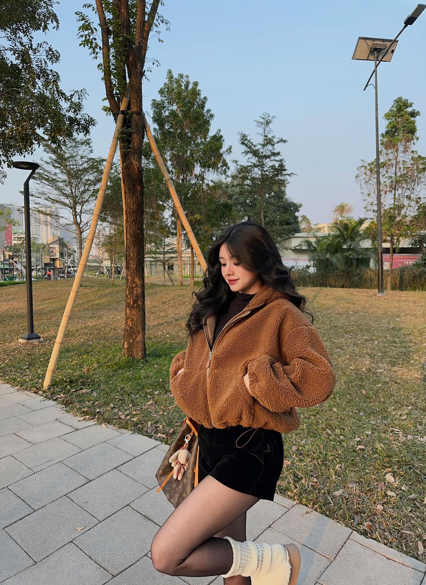 [🆕🇻🇳] Anna Do – CHUYÊN BỘ TT CAO CẤP 👕 Top1Fashion 👗  Khoác lông xù có mũ iu lắmmmm, siu nhẹ siu ấmmmm
freesz
, shares-0✔️ , likes-1❤️️ , date-2025-01-04 06:23:22🇻🇳🇻🇳🇻🇳📰🆕