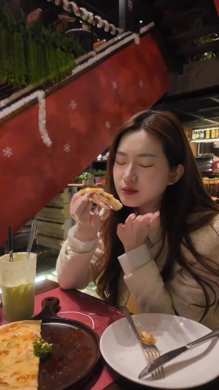 [☕️🇻🇳] AN Garden Cafe 🥤 Top1Coffee ☕️ EDEN GARDEN – TRẢI NGHIỆM MÙA ĐÔNG ẤM ÁP VỚI PHONG CÁCH ÂU SANG TRỌNG 

Khi mùa đông gõ cửa, không gì tuyệt vời hơn là tận hưởng , shares-0✔️ , likes-2❤️️ , date-2025-01-12 18:38:17🇻🇳🇻🇳🇻🇳📰🆕