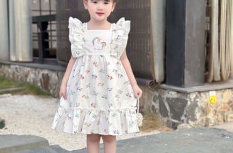 [🆕🇻🇳] Sally’s House – Thời trang cao cấp dành cho bé gái 🧑‍🧒❤️️👶⭐️ Một chiếc đầm Pony Unicorn cho bé gái siêu đáng iu.
Chất vải : cotton mềm mát, tay cánh tiên.
Kiểu dáng : nhẹ nhàng đáng iu.
Size : 10-35kg
Giá : 199k-209k , shares-1✔️ , likes-3❤️️ , date-2025-01-05 22:04:18🇻🇳🇻🇳🇻🇳📰🆕