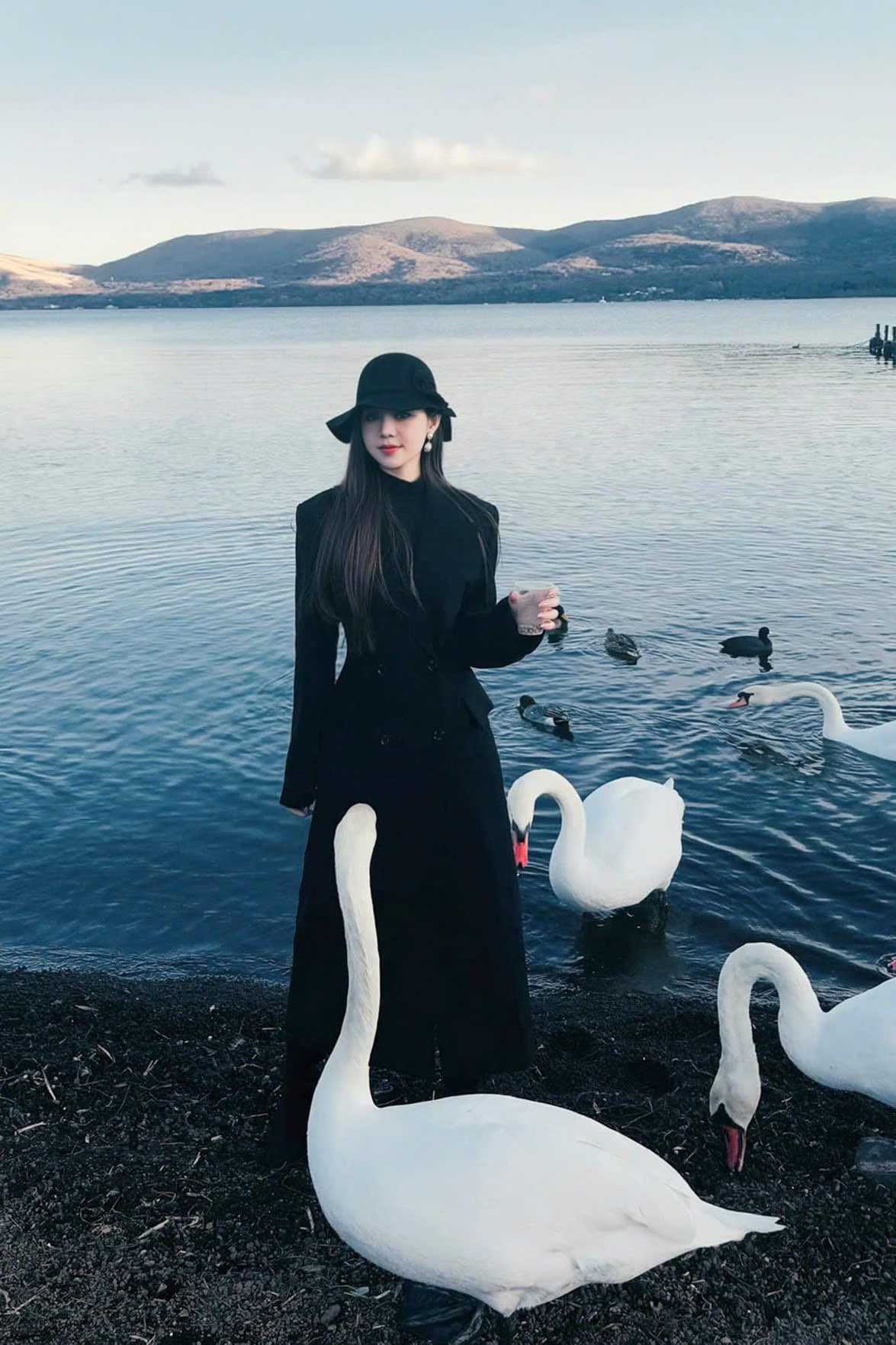 [???] LeeGi Design  ? Top1Fashion ?  Mua áo dài tặng kèm quần
, shares-0✔️ , likes-5❤️️ , date-2025-01-09 16:09:49????????