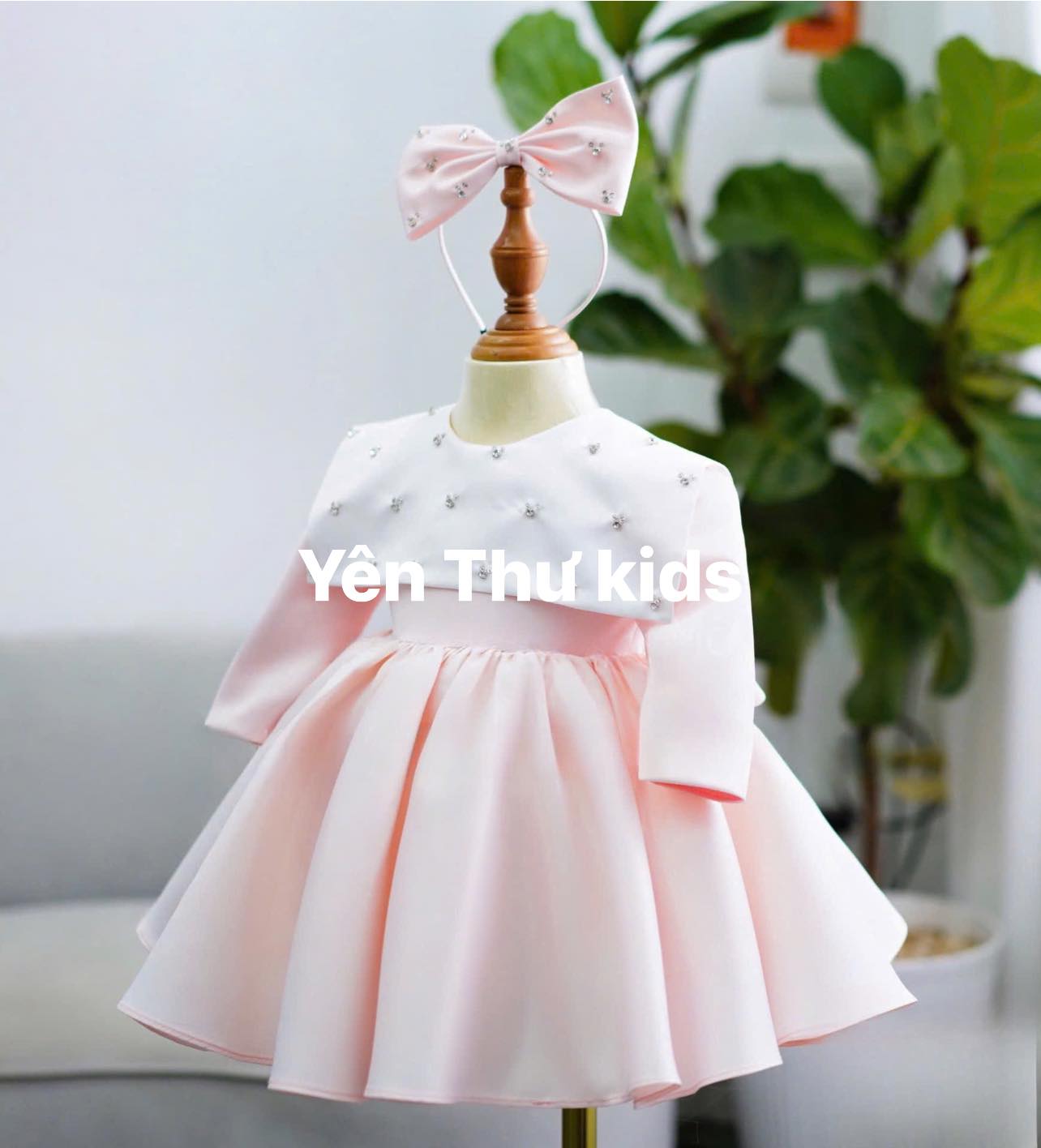 [🆕🇻🇳]  Shop Bé Con – Trọn Gói Đồ Sơ Sinh 🧑‍🧒❤️️👶⭐️  𝐁𝐨̣̂ 𝐪𝐮𝐚̂𝐲 𝐱𝐨𝐚̆́𝐧 𝐬𝐢𝐞̂𝐮 𝐝𝐞̂̃ 𝐭𝐡𝐮̛𝐨̛𝐧𝐠 𝐧𝐡𝐢̀𝐧 𝐥𝐚̀ 𝐦𝐮𝐨̂́𝐧 𝐲𝐞̂𝐮 𝐚̣Quây xoắn dạng sợi mềm mại, giúp bé tránh bị va đập vào thành cũi và vẫn giữ được độ thô , shares-0✔️ , likes-1❤️️ , date-2025-01-08 18:00:10🇻🇳🇻🇳🇻🇳📰🆕
