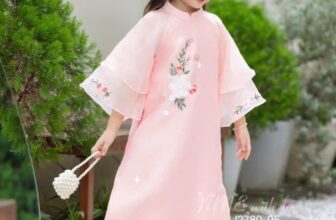 [???]  Thời trang trẻ em Zinzin Kid’s  ?‍?❤️️?⭐️ Thêm siêu phẩm dòng thêu kèm đính kết hoa siêu xinh và cực sang – xịn
Thiết kế dựa trên nét đẹp áo dài truyền thống Việt Nam điểm hoa xinh xắn vô cùng. Hoa , shares-0✔️ , likes-0❤️️ , date-2025-01-08 16:37:38????????