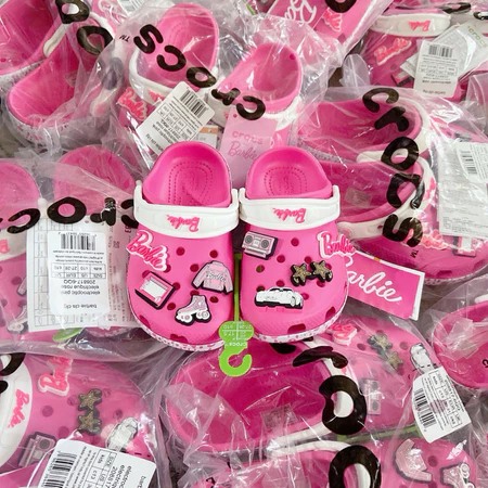 [🆕🇻🇳] À ơi baby – Đồ em bé, Đồ trẻ em 🧑‍🧒❤️️👶⭐️ Dép sục Cross trẻ em họa tiết Barbie hồng cho bé gái đế thấp size C10-J4, shares-0✔️ , likes-0❤️️ , date-2025-01-08 16:03:57🇻🇳🇻🇳🇻🇳📰🆕