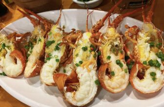 [🆕🇻🇳] Tôm Hùm Việt – Chuyên cung cấp sỉ tôm hùm cho các vựa, nhà hàng khách sạn 🍔 Top1Food  🍜  #Tôm_Hùm_Bông_Sống nơi hội tụ tinh hoa của biển cả  , tôm này mà đãi tiệc hoặc làm quà tặng thì chuẩn bài luôn ạ .
Hàng sẵn tại kho HCM đủ size từ 300gr  , shares-0✔️ , likes-3❤️️ , date-2025-01-09 19:56:54🇻🇳🇻🇳🇻🇳📰🆕