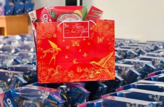 [🆕🇻🇳] Bao Bì Ngọc Anh chuyên cung cấp Túi , in ấn 🎨 Top1Designs ✨   E SẢ KHO NGHỈ TẾT SỚM ACE KHÁCH HÀNG YÊU QUÝ NHANH TAY LÊN ĐƠN NHÉ ẠTẾT SUM VẦY VỚI TÚI ĐỰNG QUÀ TẾT ĐẸP
NÂNG TẦM THƯƠNG HIỆU VIỆT
—  Sang Trọng – Lị , shares-0✔️ , likes-3❤️️ , date-2025-01-06 16:05:54🇻🇳🇻🇳🇻🇳📰🆕