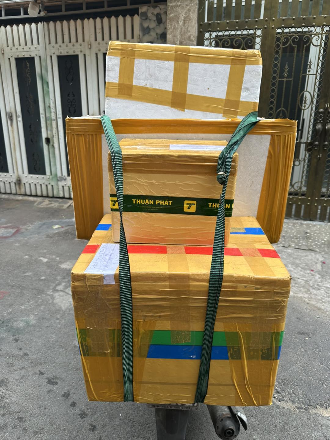 [🆕🇻🇳]  UalaRogo – Made in Vietnam – Thương hiệu thời trang phụ kiện cao cấp cho bé từ 0-4 tuổi 🧑‍🧒❤️️👶⭐️ [𝐑𝐄𝐂𝐀𝐏] 𝐒𝐮𝐩𝐞𝐫 𝐁𝐫𝐚𝐧𝐝 𝐃𝐚𝐲 – 𝐒𝐢ê𝐮 𝐪𝐮à 𝐜𝐡ấ𝐧 độ𝐧𝐠!!!
𝐔𝐚𝐥𝐚𝐑𝐨𝐠𝐨 𝐱 𝐇𝐢ệ𝐩 𝐇ồ𝐧𝐠 𝐌𝐚𝐫𝐭
Không khí náo nhiệt của sự kiện Super Brand Day tại Hiệp Hồng Mart  hẳn đã khuấy  , shares-0✔️ , likes-8❤️️ , date-2025-01-08 17:00:10🇻🇳🇻🇳🇻🇳📰🆕