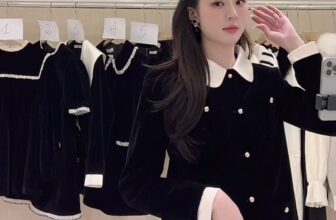 [🆕🇻🇳] 𝗛𝗮𝗽𝗽𝘆 𝗛𝗮𝗵𝗮𝗵𝗮 𝗦𝘁𝘂𝗱𝗶𝗼 (Hàng nhập cao cấp) 👕 Top1Fashion 👗  Thiết kế đặc biệt váy vest nhung cổ sen vô cùng sang trọng  phần tay áo và cổ lụa tạo điểm nhấn nổi bật
Phom váy được cân chỉnh hoàn hảo phù hợp với mọi n , shares-0✔️ , likes-5❤️️ , date-2025-01-09 21:18:44🇻🇳🇻🇳🇻🇳📰🆕