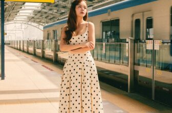 [🆕🇻🇳] Huong Boutique – Định hướng phong cách thời trang 👕 Top1Fashion 👗  𝐇𝐔𝐎𝐍𝐆 𝐱 𝐏𝐡𝐚̣𝐦 𝐐𝐮𝐲̀𝐧𝐡 𝐀𝐧𝐡 | 𝐓𝐢𝐦𝐞𝐥𝐞𝐬𝐬 𝐄𝐥𝐞𝐠𝐚𝐧𝐜𝐞 𝐢𝐧 𝐏𝐨𝐥𝐤𝐚 𝐃𝐨𝐭𝐬Nàng thơ Phạm Quỳnh Anh thanh lịch và cuốn hút trong thiết kế đầm chấm bi từ nhà HUONG. Với c , shares-1✔️ , likes-47❤️️ , date-2025-01-08 21:06:52🇻🇳🇻🇳🇻🇳📰🆕