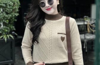 [🆕🇻🇳]  Shop Mẹ Cún – Cửa hàng quần áo sơ sinh & trẻ em 🧑‍🧒❤️️👶⭐️ 𝐒𝐡𝐨𝐩𝐞𝐞:
𝗟𝗮𝘇𝗮𝗱𝗮:
Áo len nữ Evalover 2806 họa tiết tim cúc túi, thiết kế dáng xuông freesize, chất len mềm mịn co giãn
, shares-0✔️ , likes-2❤️️ , date-2025-01-10 04:27:05🇻🇳🇻🇳🇻🇳📰🆕